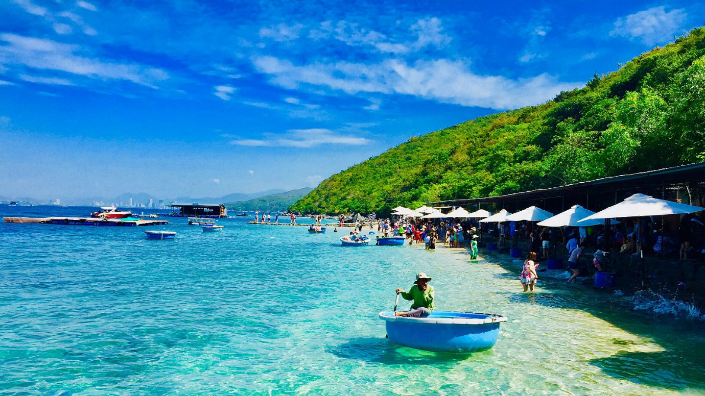 Đến tham quan Làng Chài du khách sẽ có những trải nghiệm vô cùng thú vị