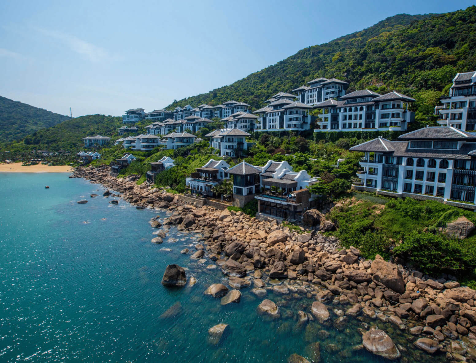 Khu nghỉ dưỡng được xem là một trong những biểu tượng nghỉ dưỡng xa hoa bậc nhất Đà Nẵng.